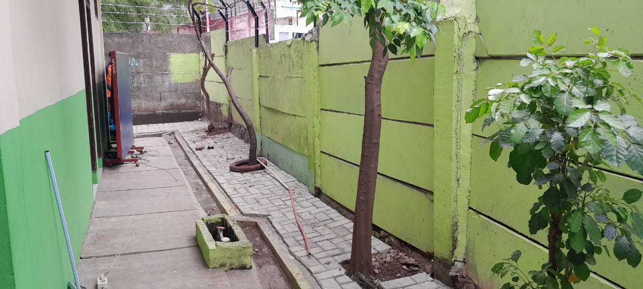 Perbaikan pagar dan  pavingblock halaman sekolah